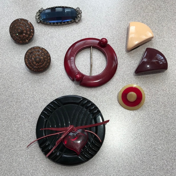 VINTAGE JEWELRY COLLECTION - Picture 1 of 6